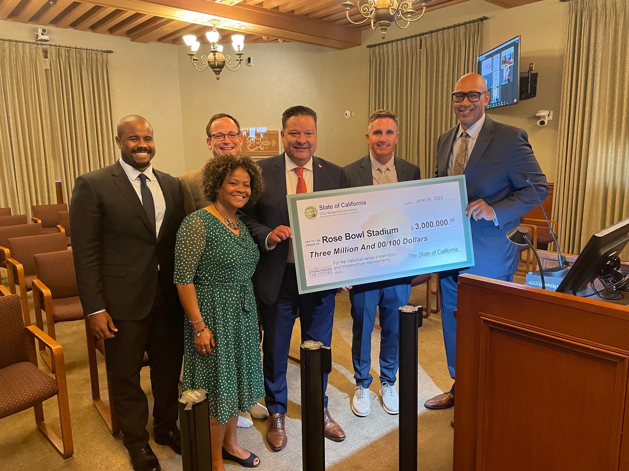 Assemblymember Holden presents budget victory to Pasadena City Council